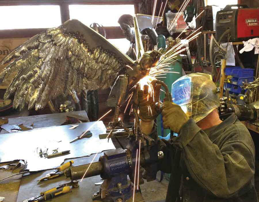 全球钣金新闻-金属制造狂：焊工制作动物的金属钣金-星空体育·星空网站官网-星空online(中国)